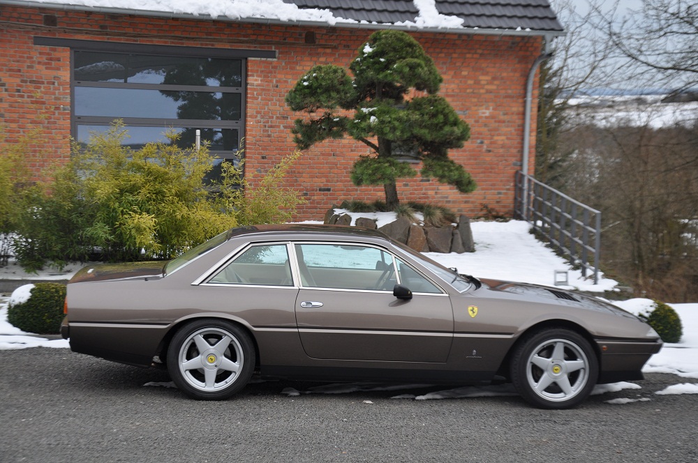 F412 Seite Rechts