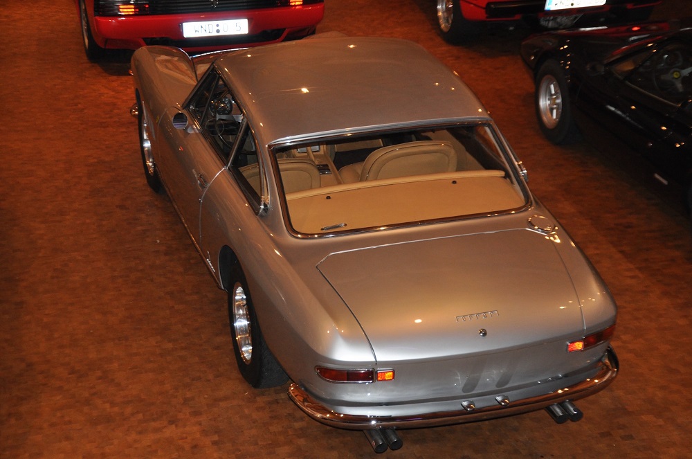 Ferrari 330 GT 2+2