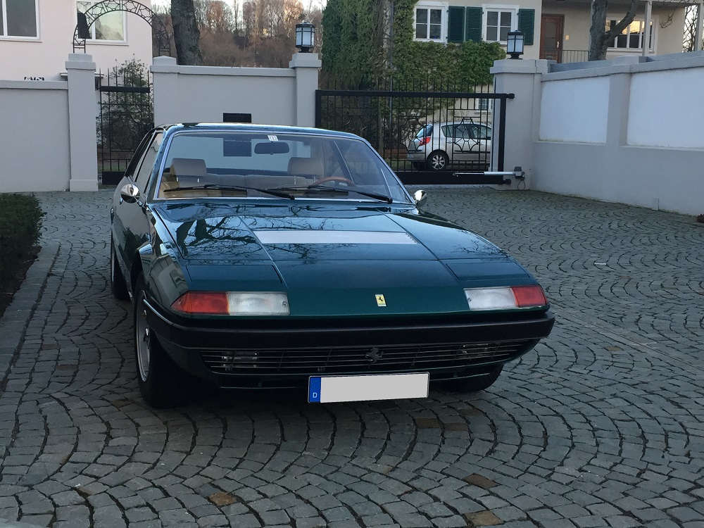 Ferrari 365 GT4 2+2 Front